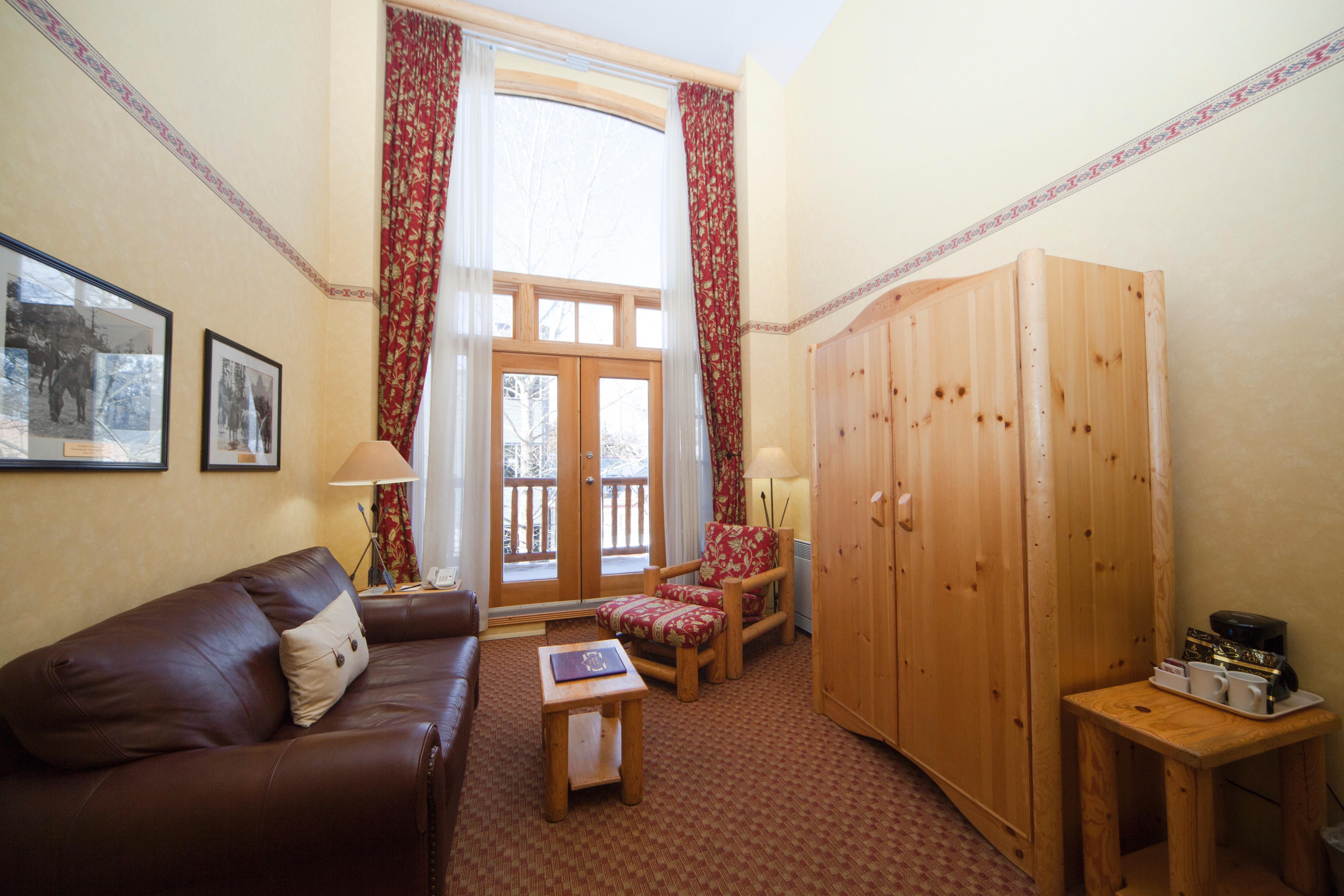 Brewster Mountain Lodge Банф Экстерьер фото