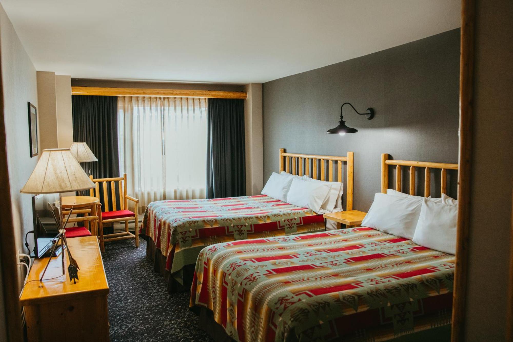 Brewster Mountain Lodge Банф Номер фото