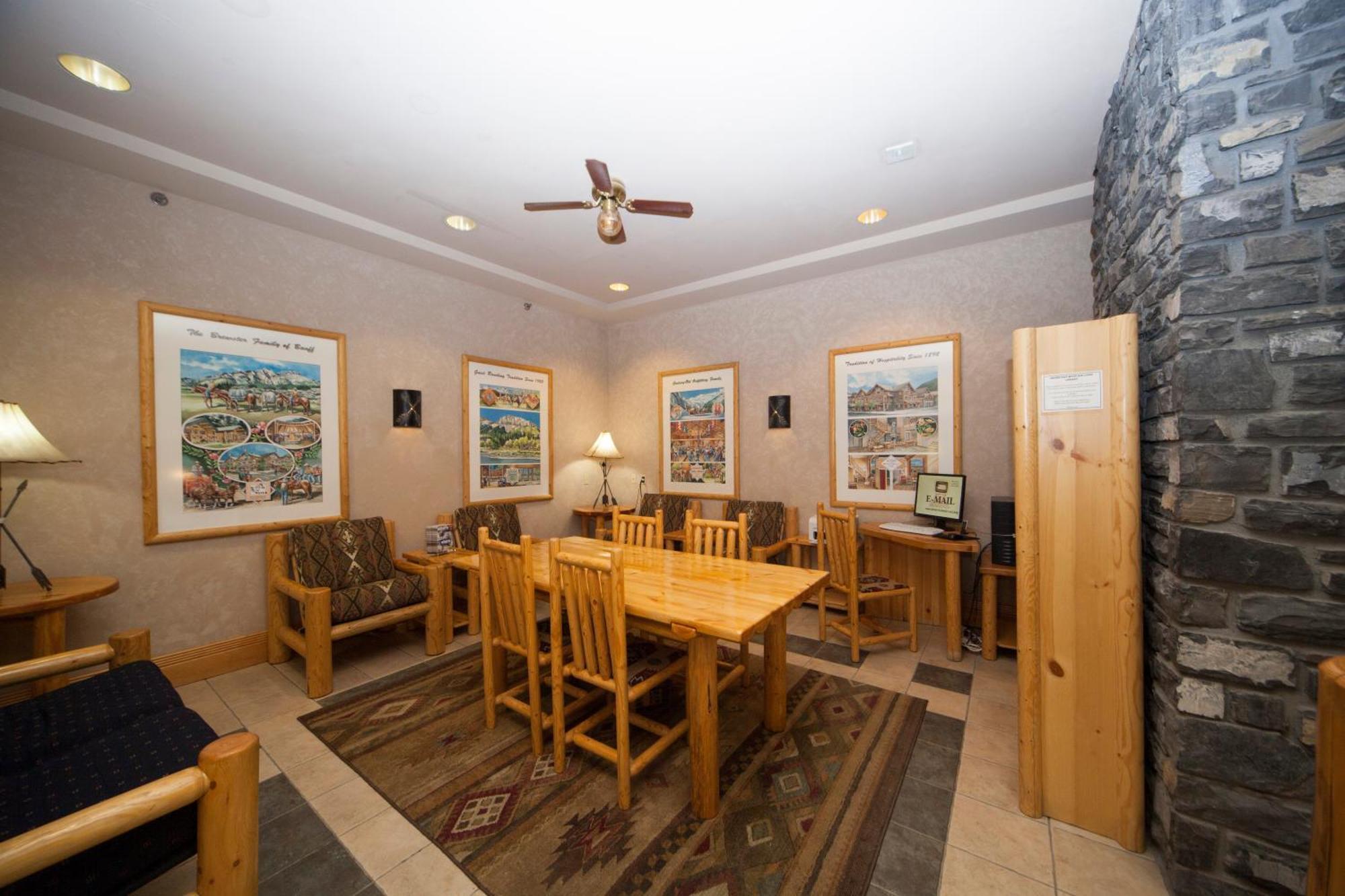 Brewster Mountain Lodge Банф Экстерьер фото