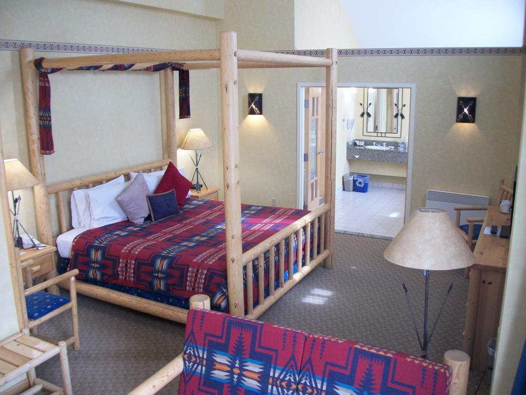 Brewster Mountain Lodge Банф Номер фото